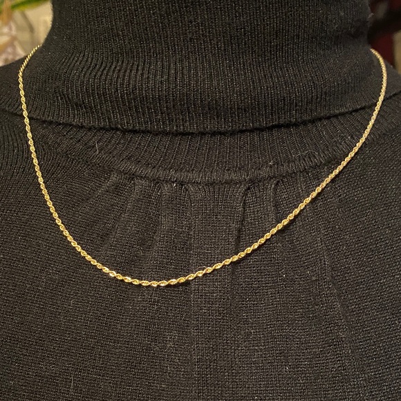18k solid yellow Gold 22 inch Rope Chain Necklace 2.5 mm, 1.9 grams - Picture 6 of 16